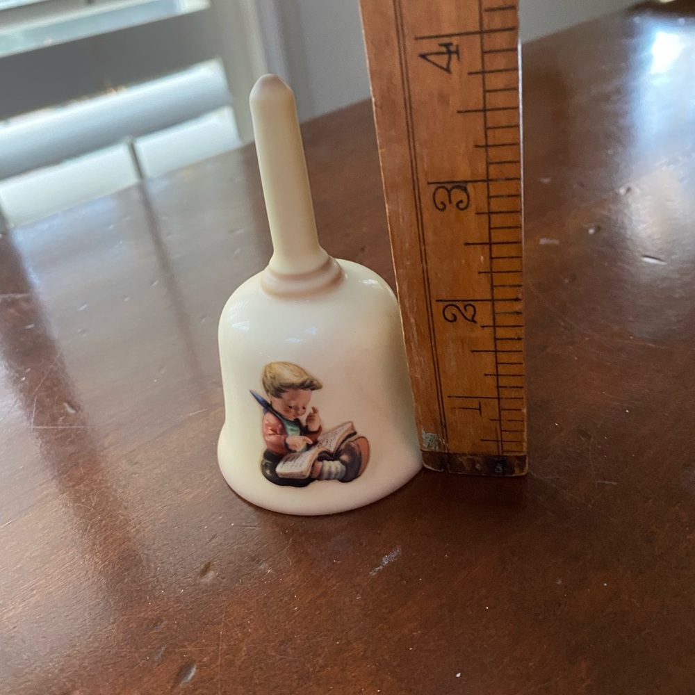Darling Hummel bell for your collection. - Picture 3 of 6
